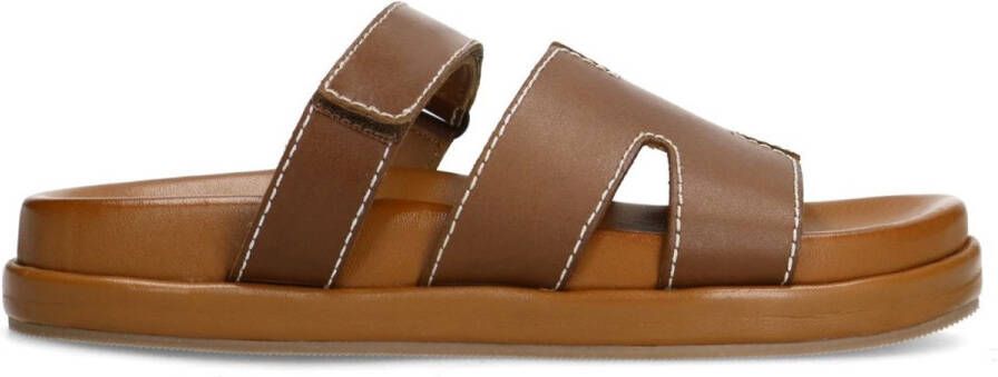 Sacha Dames Cognac leren slippers met klittenband