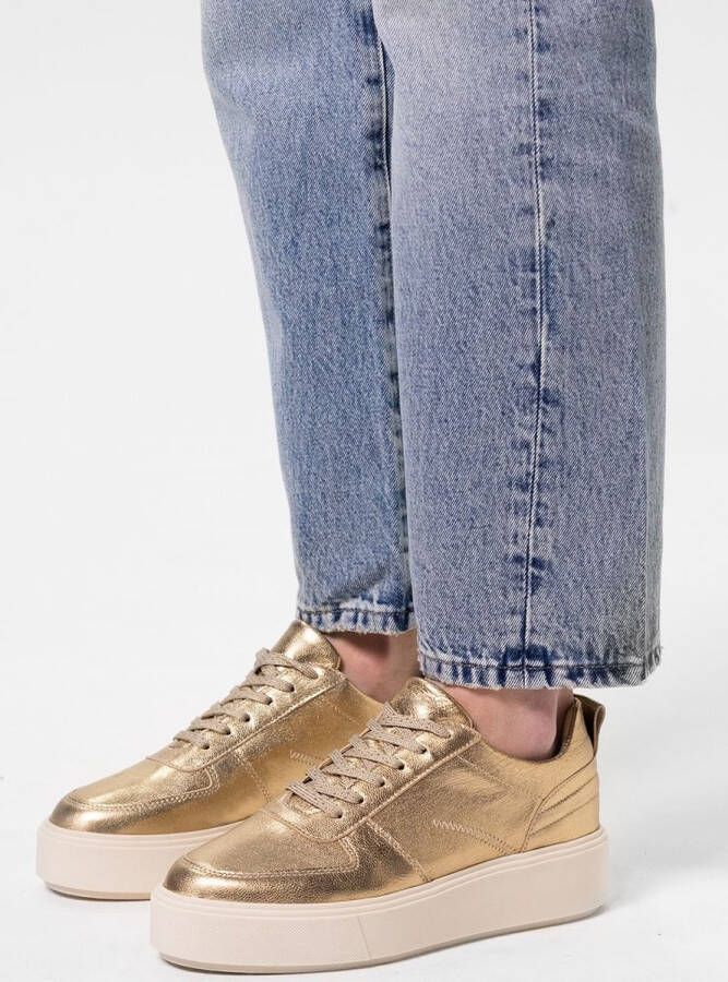 Sacha Dames Gouden metallic leren sneakers