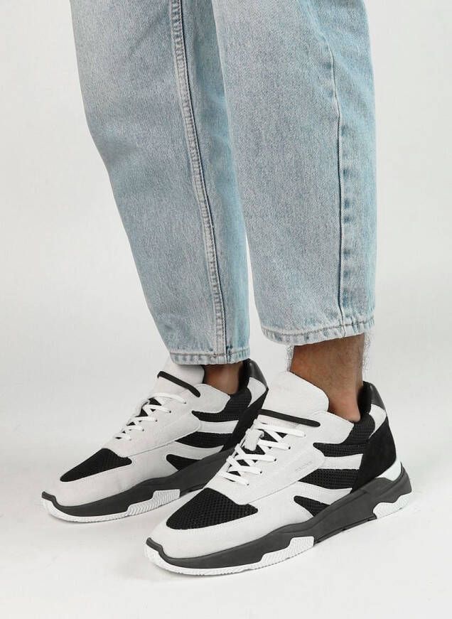 Sacha Heren Zwarte suède sneakers met witte details