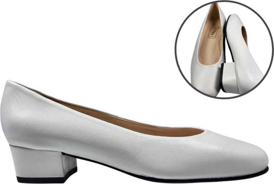 Stravers Kleine Maten Schoenen Stravers Witte Pumps met Lage Hak Dames Kleine Maten Trouwschoenen