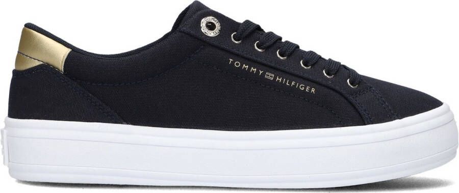 Tommy Hilfiger Plateausneakers ESSENTIAL VULC CANVAS SNEAKER Contrastafwerking in metalliclook vrijetijdsschoen halfschoen veterschoen