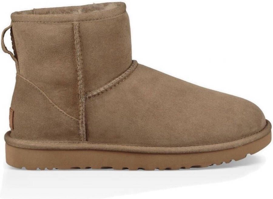 UGG Winterlaarzen Classic Mini 2 snowboots winterlaarzen instaplaarzen met lamsvacht smalle breedte