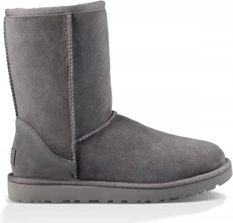 UGG Winterlaarzen Classic Short 2 Stiefels sliplaars in klassieke vorm