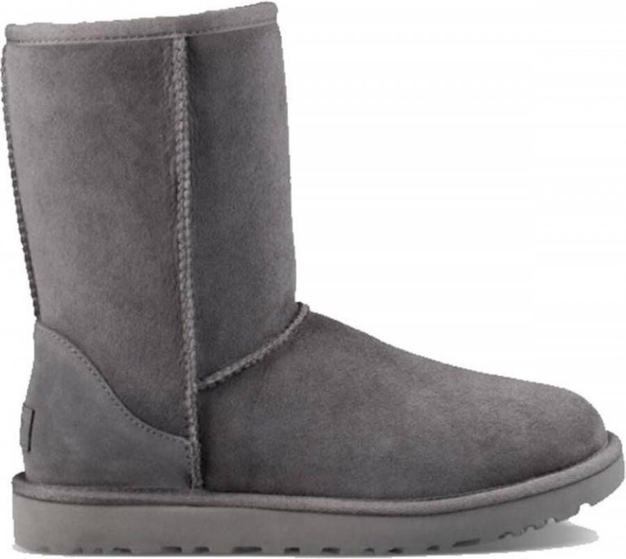 UGG Winterlaarzen Classic Short 2 Laars instaplaars in klassieke vorm