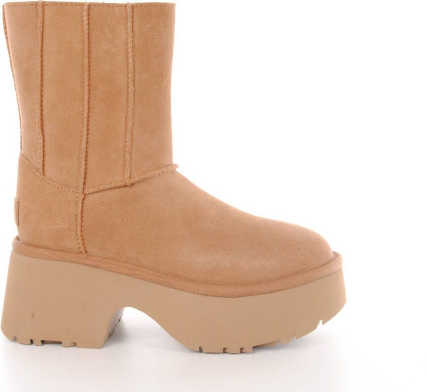 UGG Vachtlaarzen Dames Classic Twin Seam New Heights Maat: 37 Materiaal: Suède Kleur: Cognac