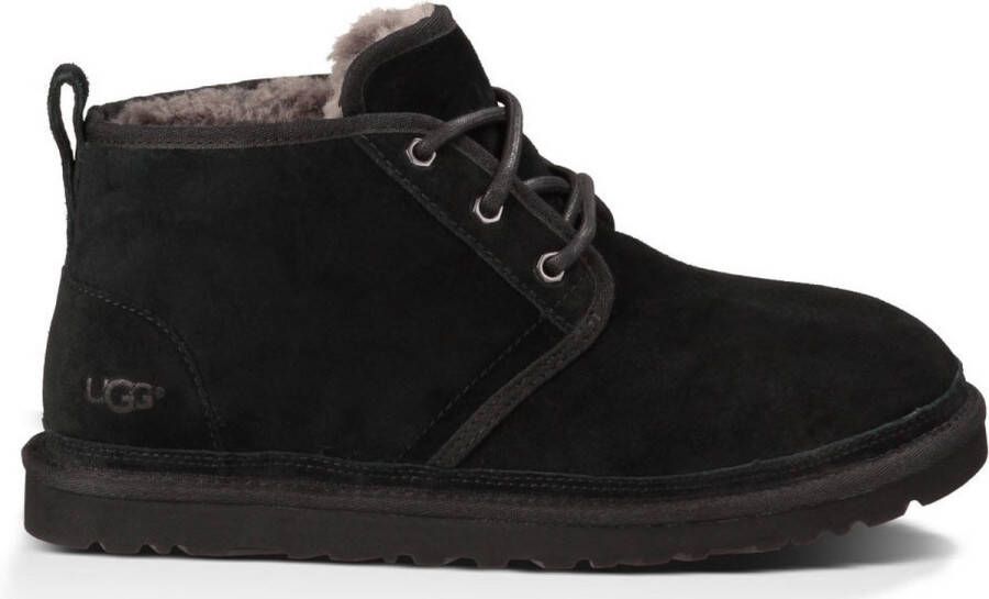 UGG Veterschoenen Neumel chukka boot vrijetijdsschoen met casual 3-gaats vetersluiting