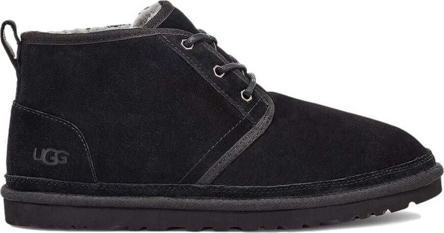 UGG Veterschoenen Neumel chukka boot vrijetijdsschoen met casual 3-gaats vetersluiting