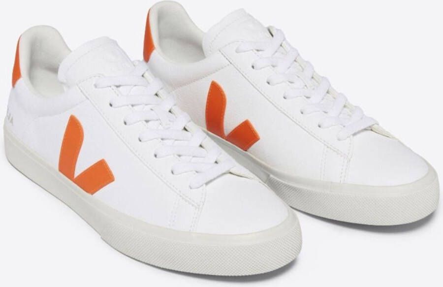 Veja Schoenen Wit Campo chromefree sneakers wit