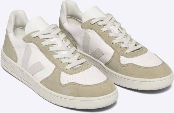 Veja Schoenen Wit V-10 sneakers wit