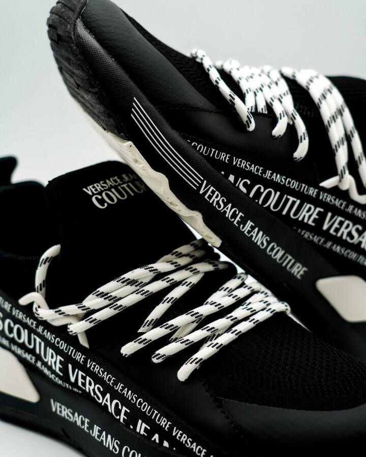 Versace Jeans Couture Zwarte Sneakers met Vetersluiting en Serrated Sole Black Heren