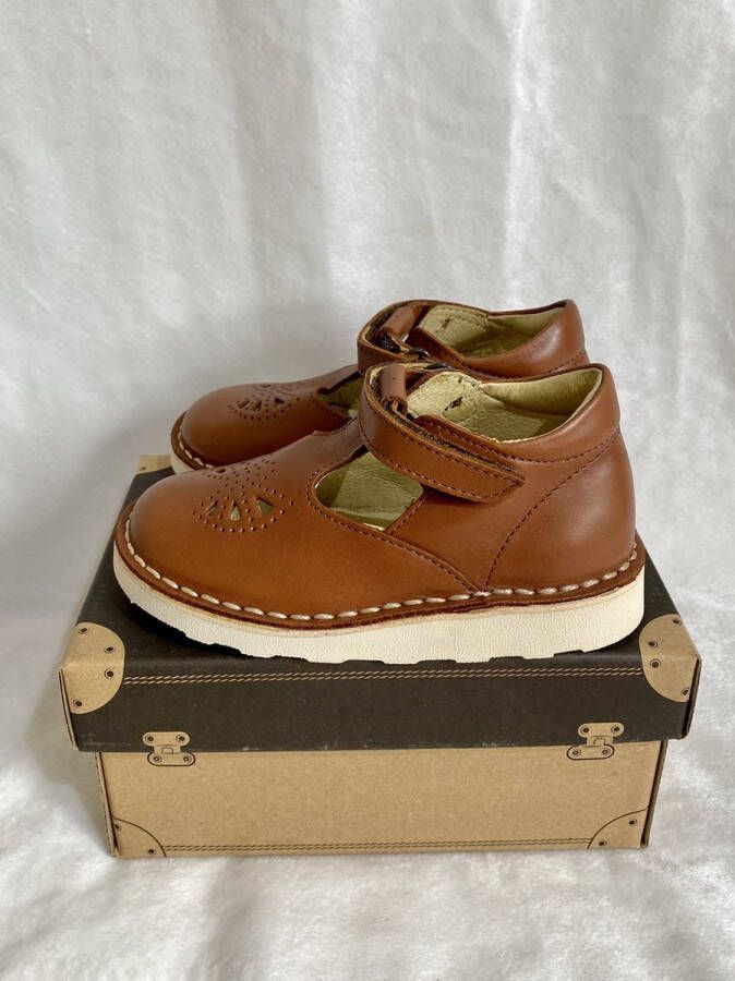 Young soles Poppy T-Bar-Baby shoes-Chestnut Brown