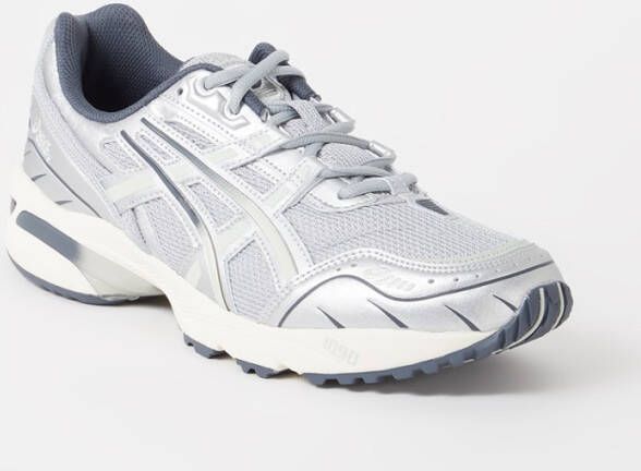 ASICS Gel-1090 sneaker met mesh details en metallic finish