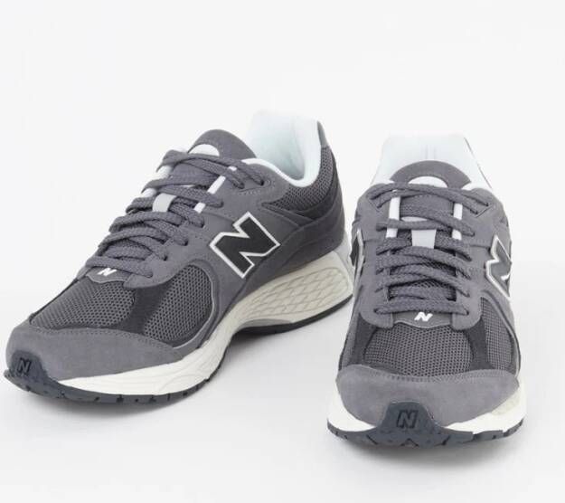 New Balance 2002R sneaker met suède en mesh details