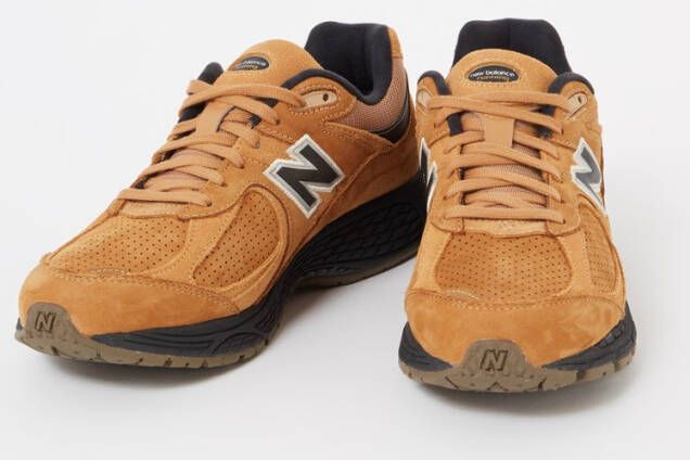 New Balance 2002R sneaker van suède met mesh details