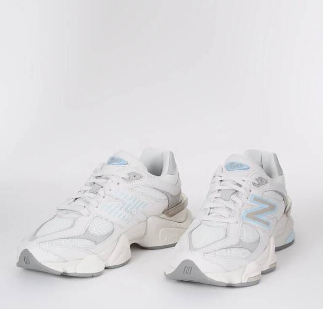 New Balance 9060 sneaker met suède details