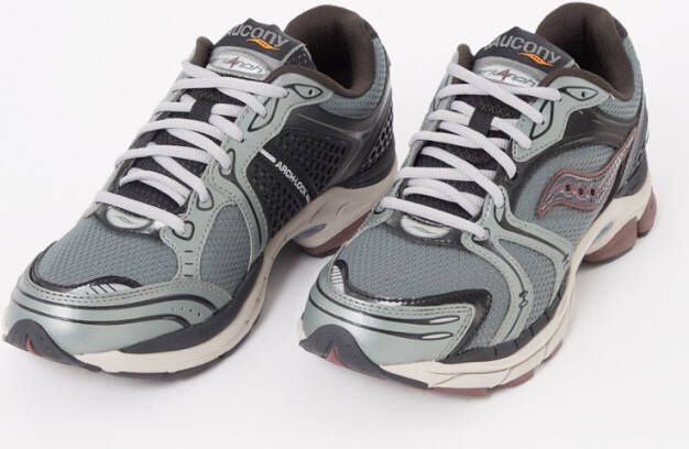 Saucony ProGrid Triumph 4 sneaker met mesh details