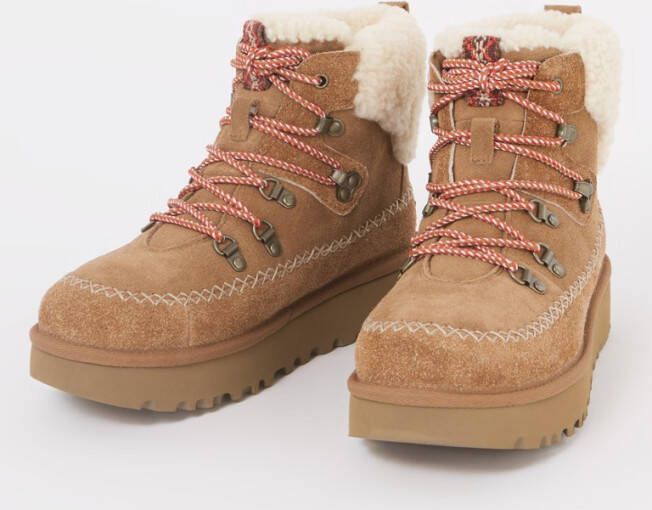 Ugg Classic Alpine Lace-Up veterboot van suède