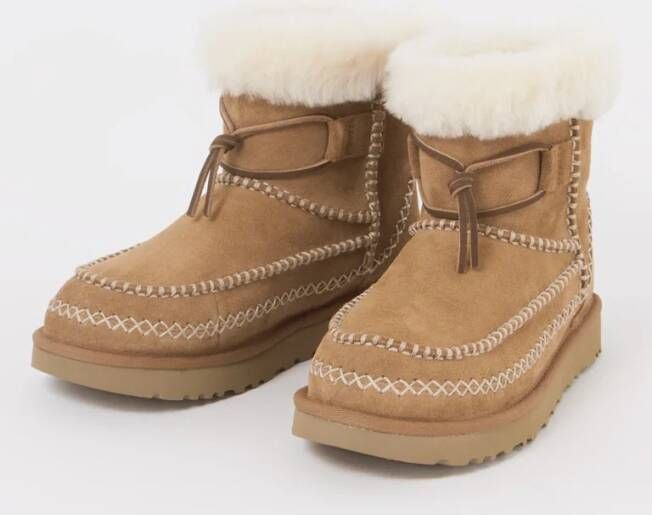 Ugg Classic Mini Alpine enkellaarsje van suède