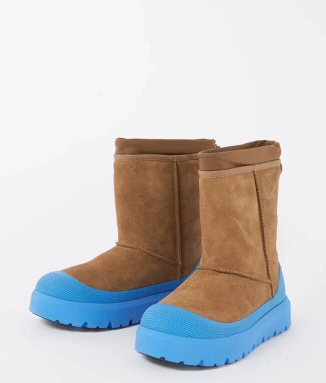 Ugg Classic Short Weather Hybrid laars van suède