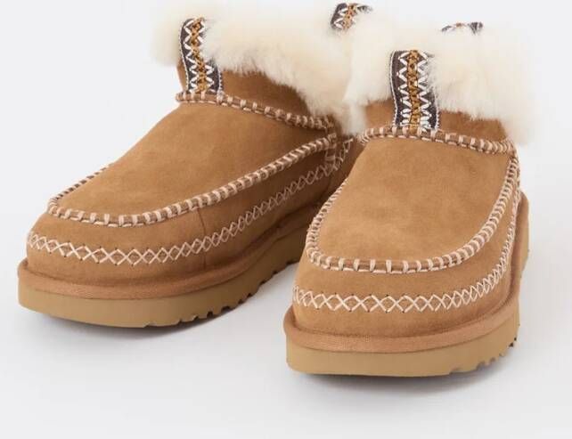 Ugg Classic Ultra Mini Alpine enkellaarsje van suède