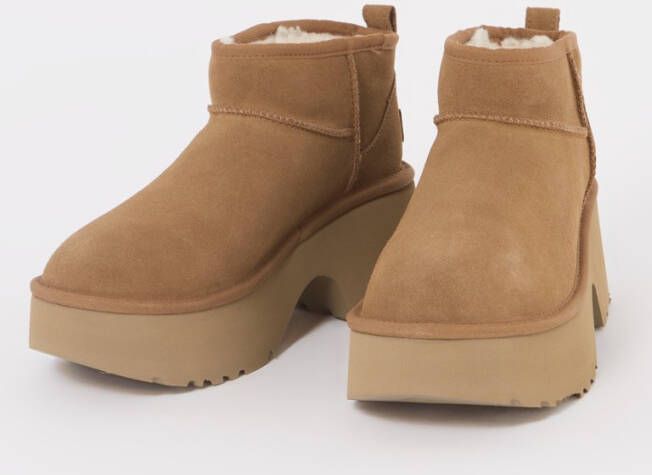 Ugg Classic Ultra Mini New Heights enkellaarsje van suède