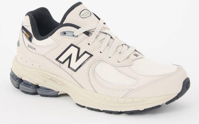 New Balance 2002 sneaker met mesh en leren details