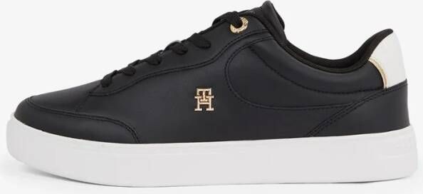 Tommy Hilfiger Plateausneakers ESSENTIAL CHIC COURT SNEAKER vrijetijdsschoen veterschoen lage schoen met th-sieraad