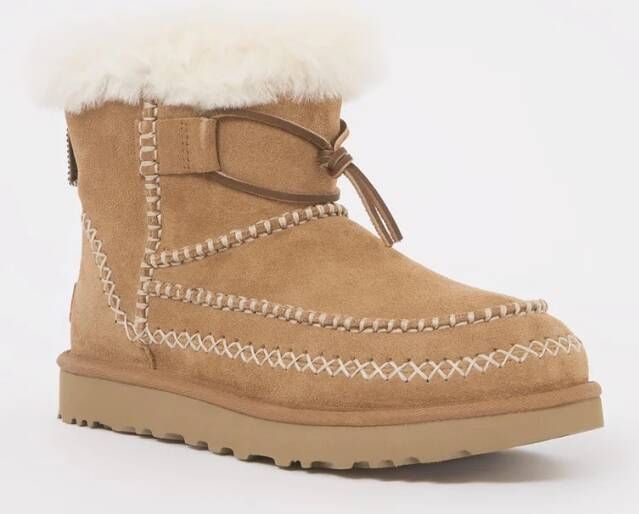 Ugg Classic Mini Alpine enkellaarsje van suède