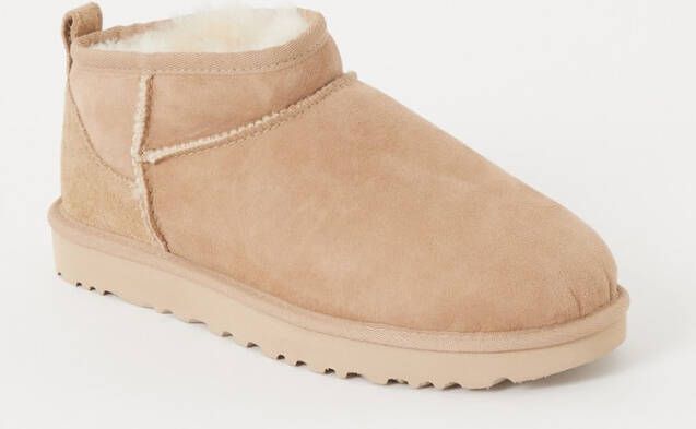 Ugg Classic Ultra Mini enkellaarsje van suède