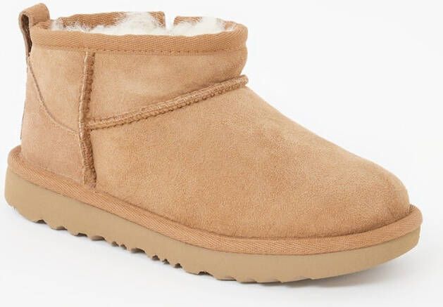 Ugg Classic Ultra Mini enkellaarsje van suède