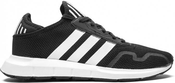 Adidas Swift Run low-top sneakers Zwart