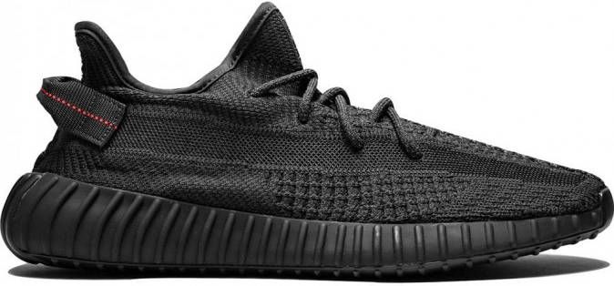 Yeezy deals shoes black