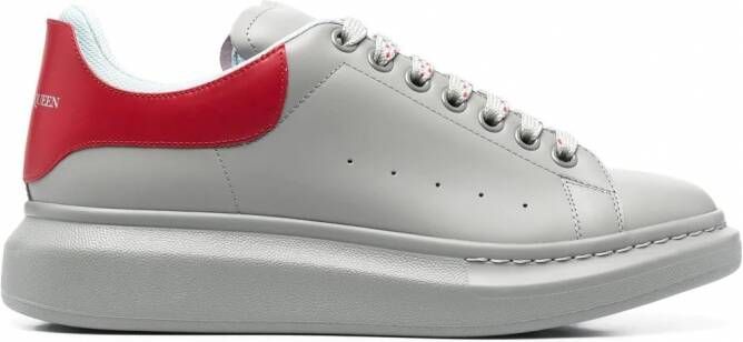 Alexander McQueen Oversized low-top sneakers Grijs