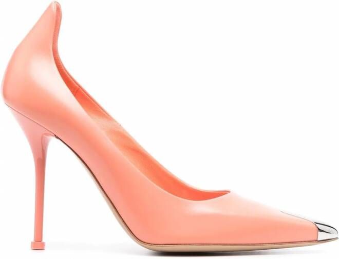 Alexander McQueen Pumps met metalen neus Oranje