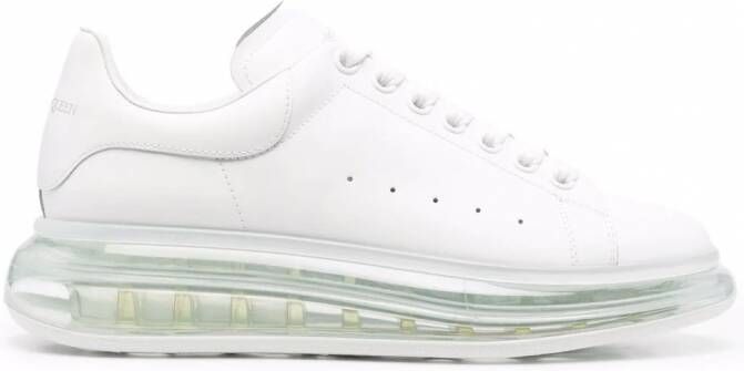 Alexander McQueen Sneakers met oversized zool Wit