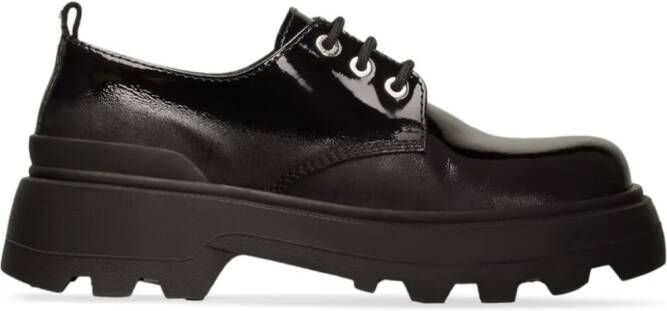 AMI Paris Glanzende leren derby schoenen Zwart