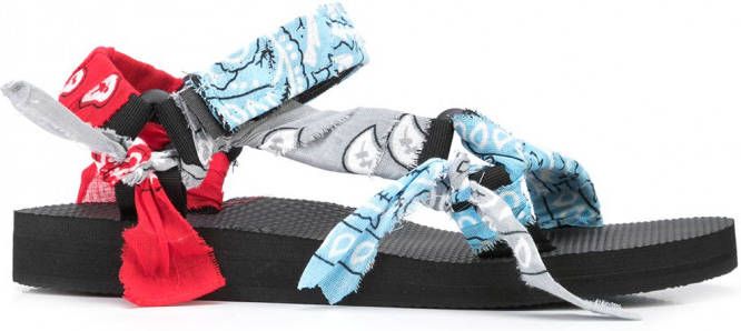 Arizona Love Trekky sandalen met bandanaprint Blauw