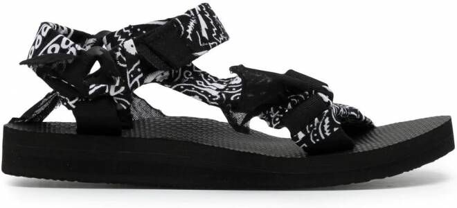 Arizona Love Trekky sandalen met bandanaprint Zwart