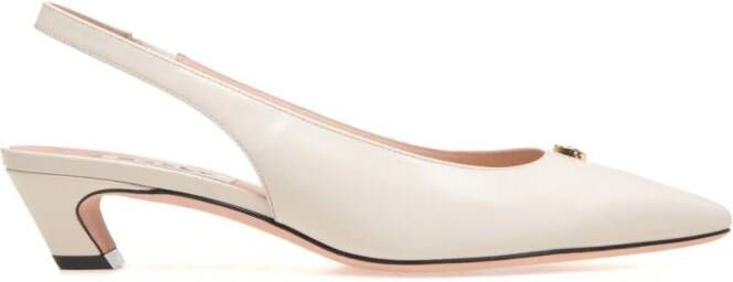 Bally Leren slingback pumps met plakkaat Beige