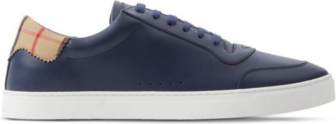 Burberry Geruite sneakers Blauw