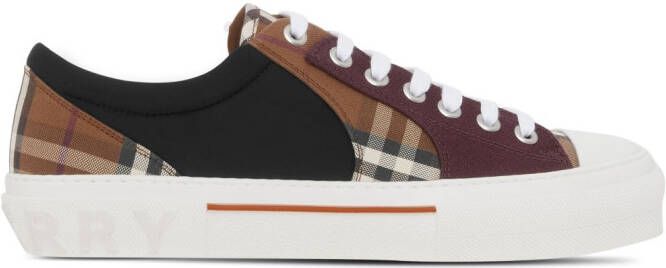 Burberry Pre-owned Sneakers met patchwork Bruin