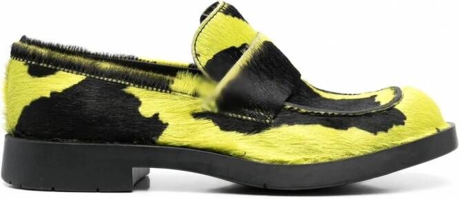 CamperLab Loafers met dierenprint Geel