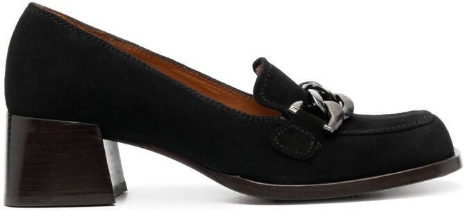 Chie Mihara Loafers met kettingdetail Zwart