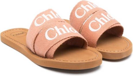 Chloé Kids Slippers met logoprint Bruin