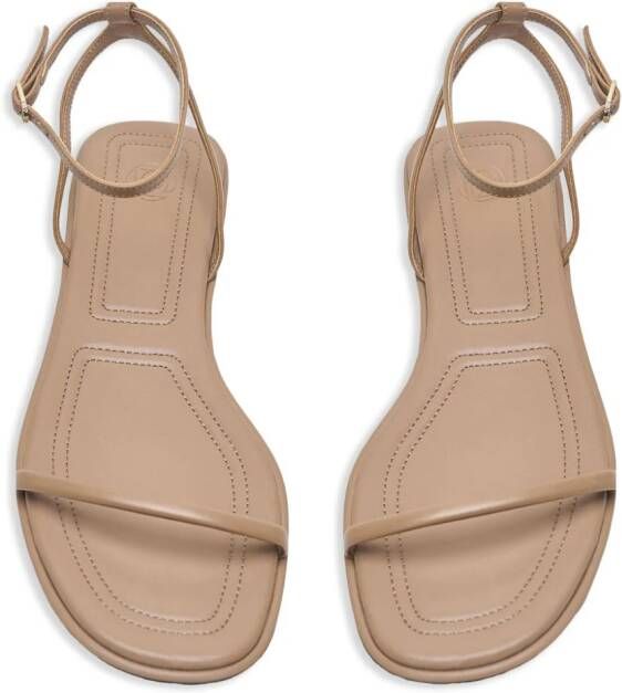 12 STOREEZ Leren sandalen Beige