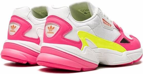 adidas Falcon sneakers met vlakken Roze