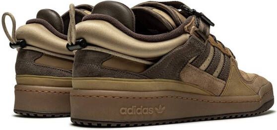 adidas Forum sneakers met gesp Bruin