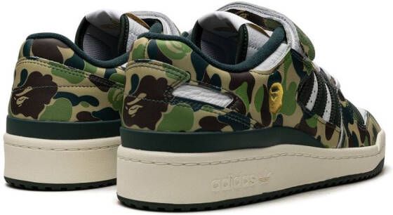 adidas "x BAPE Forum 84 Low 30th Anniversary Green Camo sneakers" Groen