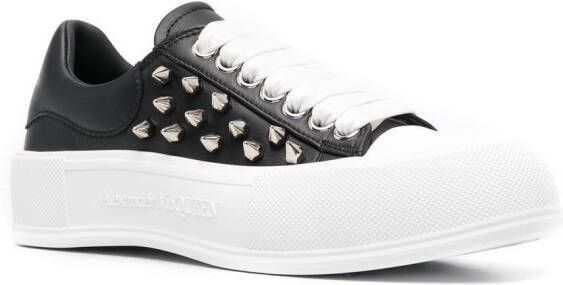 Alexander McQueen Deck sneakers met spikes Zwart