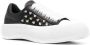 Alexander McQueen Deck sneakers met spikes Zwart - Thumbnail 2